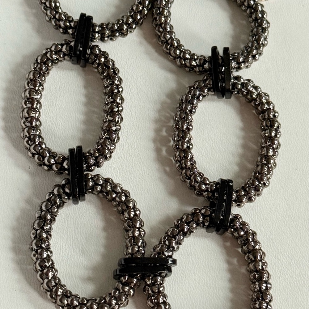 🐨 Cookie Lee Adjustable Gray Ribbon and Gray and Black Bead Statement Necklace - Picture 9 of 12